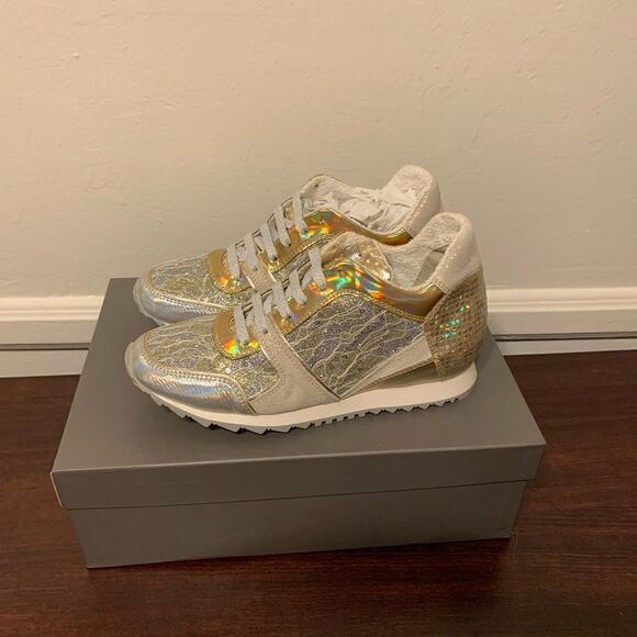 Tosca Blu Zeus metallic lace fashion sneaker size 7 - Picture 1 of 8